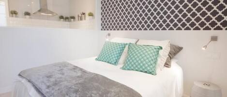 1 slaapkamer, een strijkplank/strijkijzer, internet, beddengoed