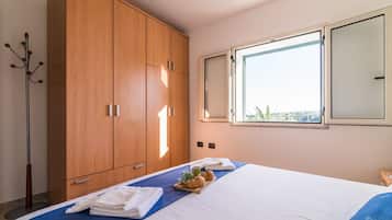 Apartment, 2 Bedrooms | 2 bedrooms, iron/ironing board, WiFi