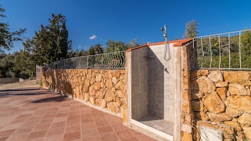 Apartment, 2 Bedrooms | Room amenity