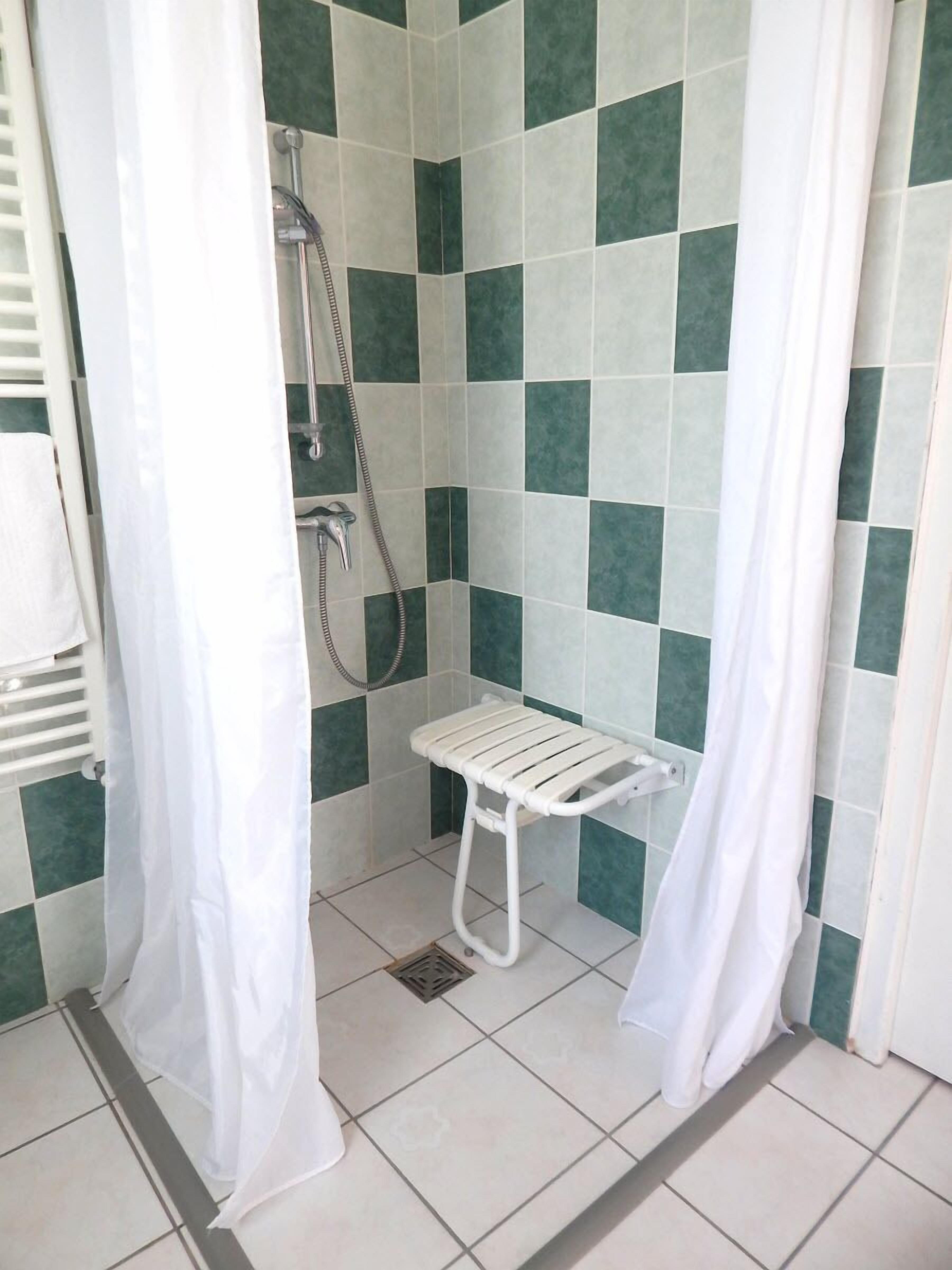 double or twin room | bathroom | shower, free toiletries, hair dryer, towels