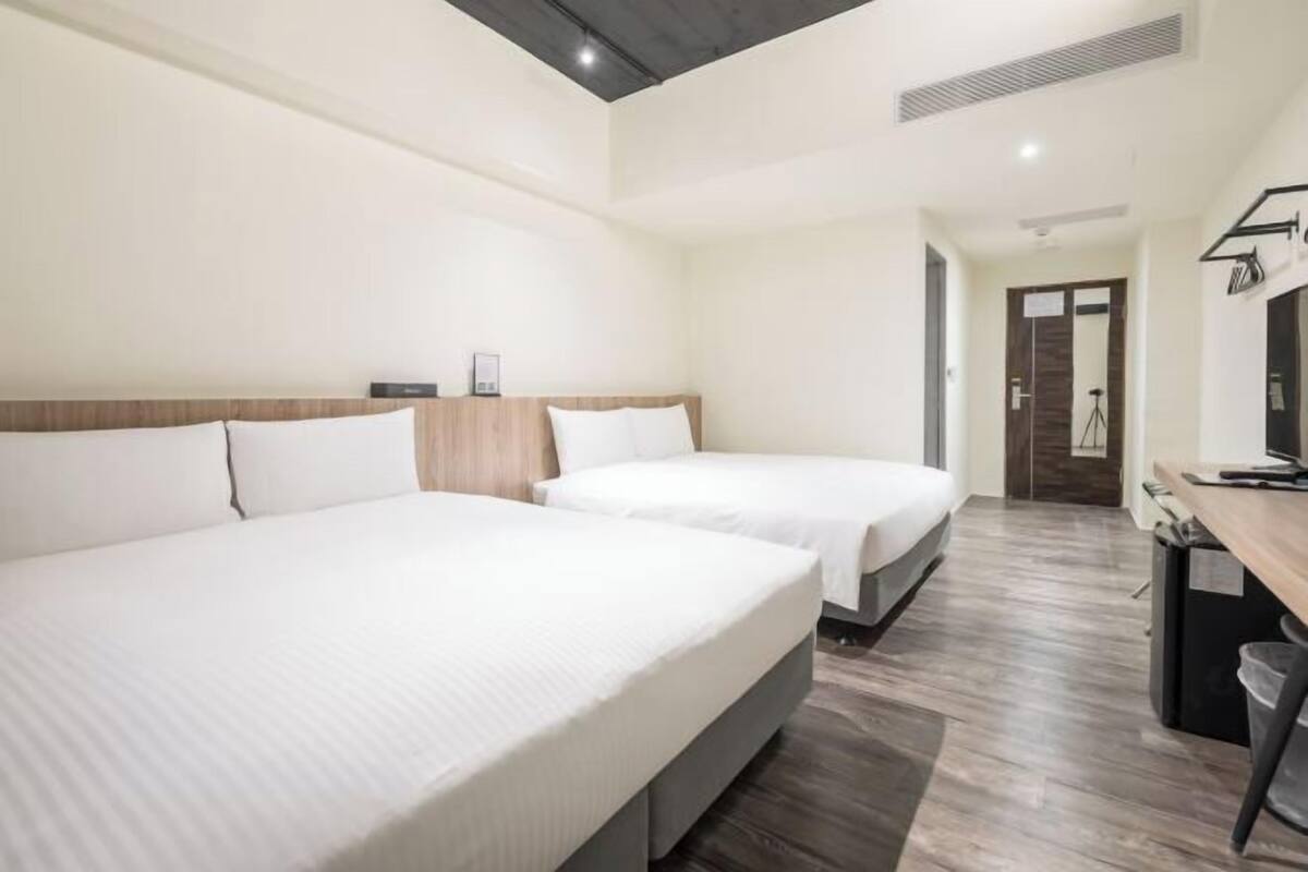 Desk, blackout drapes, WiFi (free), bed sheets
