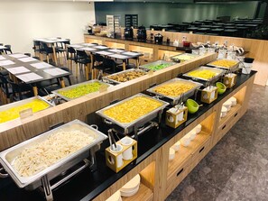 Free daily buffet breakfast