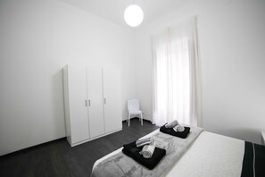 2 bedrooms, iron/ironing board, WiFi, bed sheets - Amazing Politeama house (Palermo)