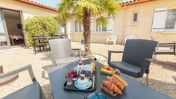 Petit déjeuner continental servi tous les jours en supplément