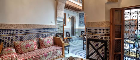 Breakfast, lunch, dinner served; Moroccan cuisine