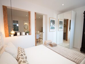 1 makuuhuone, silitysrauta/-lauta, internet, vuodevaatteet