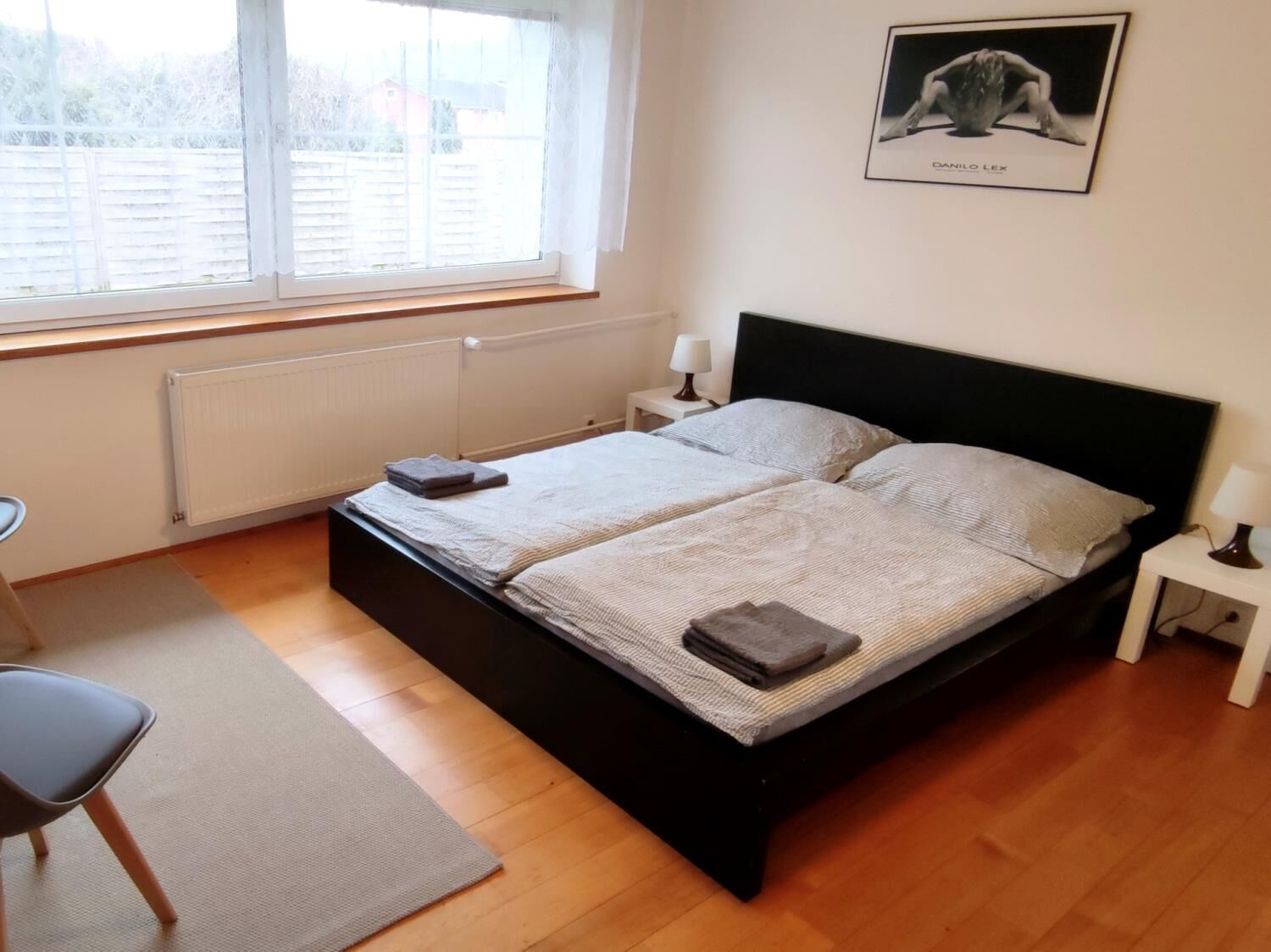 4 bedrooms, internet, bed sheets