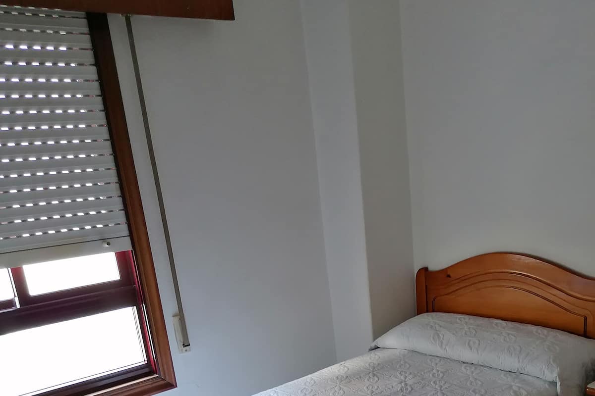 Single Room | Desk, blackout drapes, rollaway beds (surcharge), WiFi (free)