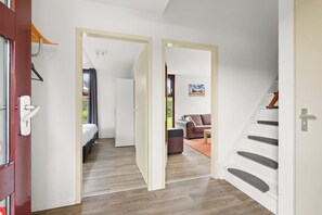 Interior - HVZ Iris 6p - Three Bedroom Resort, Sleeps 6 (Heinkenszand)