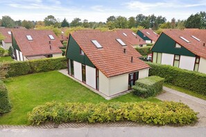 Exterior - HVZ Iris 6p - Three Bedroom Resort, Sleeps 6 (Heinkenszand)