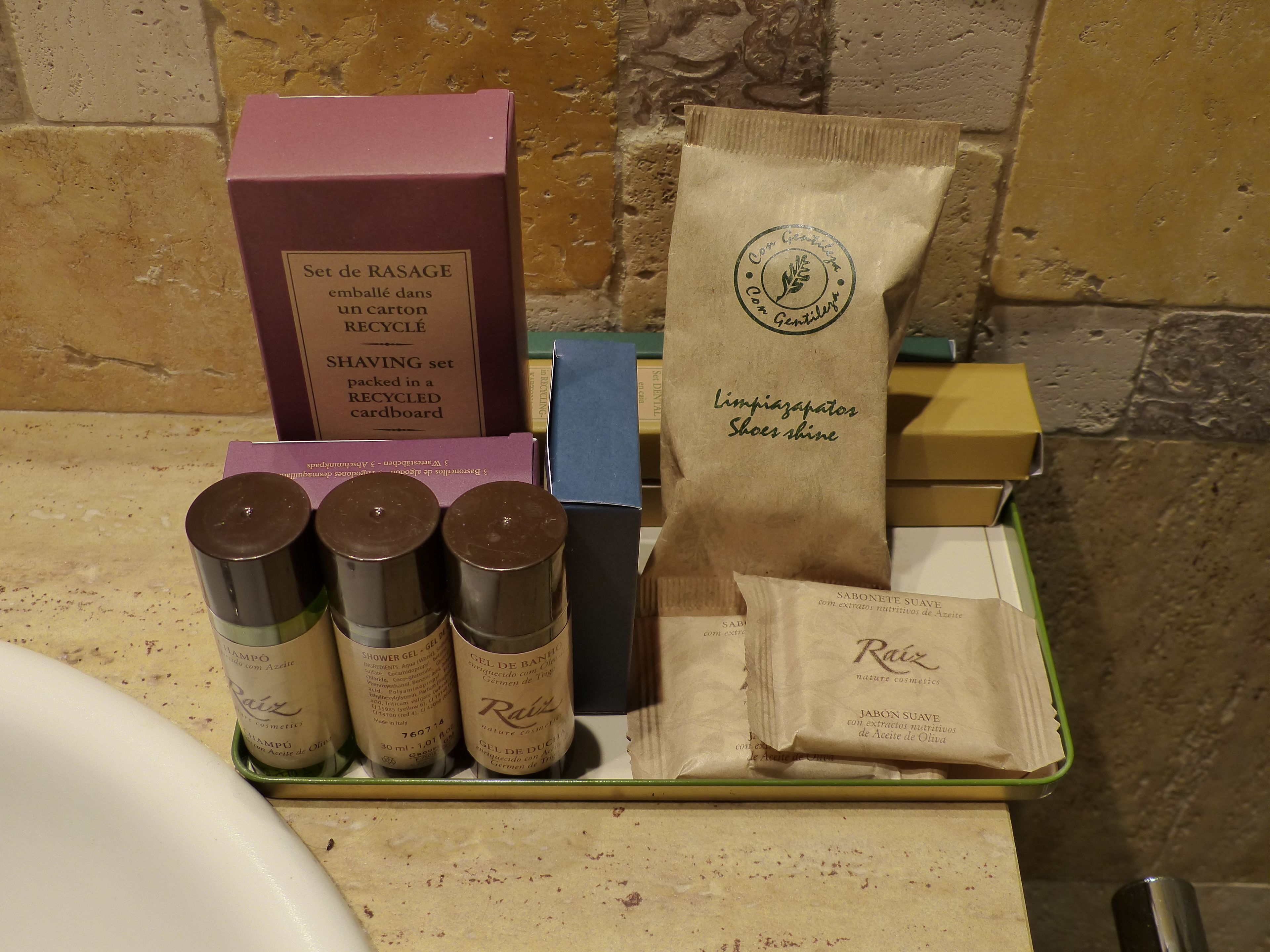 separate bathtub and shower, free toiletries, hair dryer, bidet