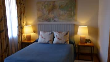 Double Room, Balcony | Minibar, individually decorated, individually furnished, desk