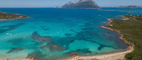 Una spiaggia nelle vicinanze