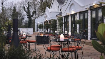 Breakfast, lunch, dinner served; British cuisine, garden views