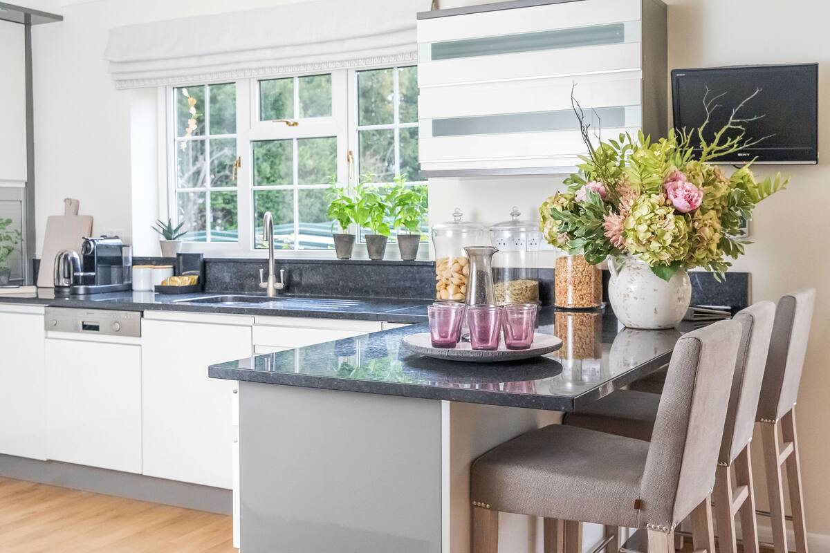 brook house | private kitchen | espresso maker, coffee/tea maker, electric kettle