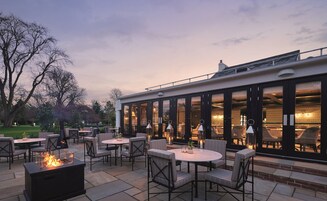 Se sirven desayunos y cocina británica (con vistas al jardín) 