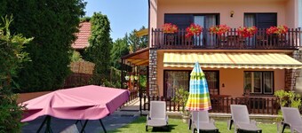 Crystal Apartement F