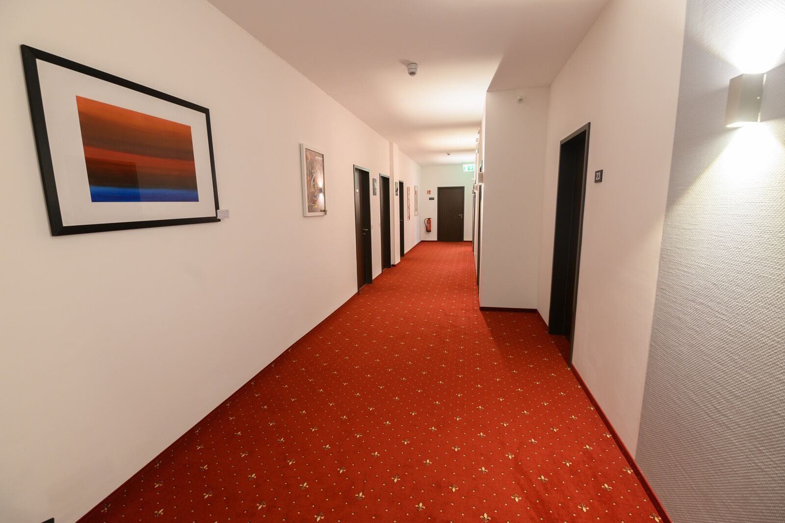 standard twin room | living area | 32-inch flat-screen tv with satellite channels, tv