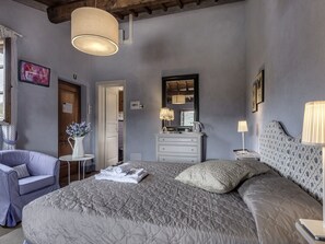 Dobbeltrom – classic | Minibar og strykejern/-brett