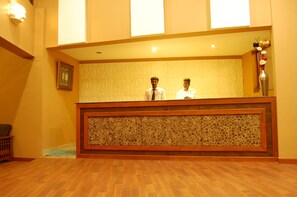 Reception - Raahat Inn Kodaikanal (Kodaikanal)