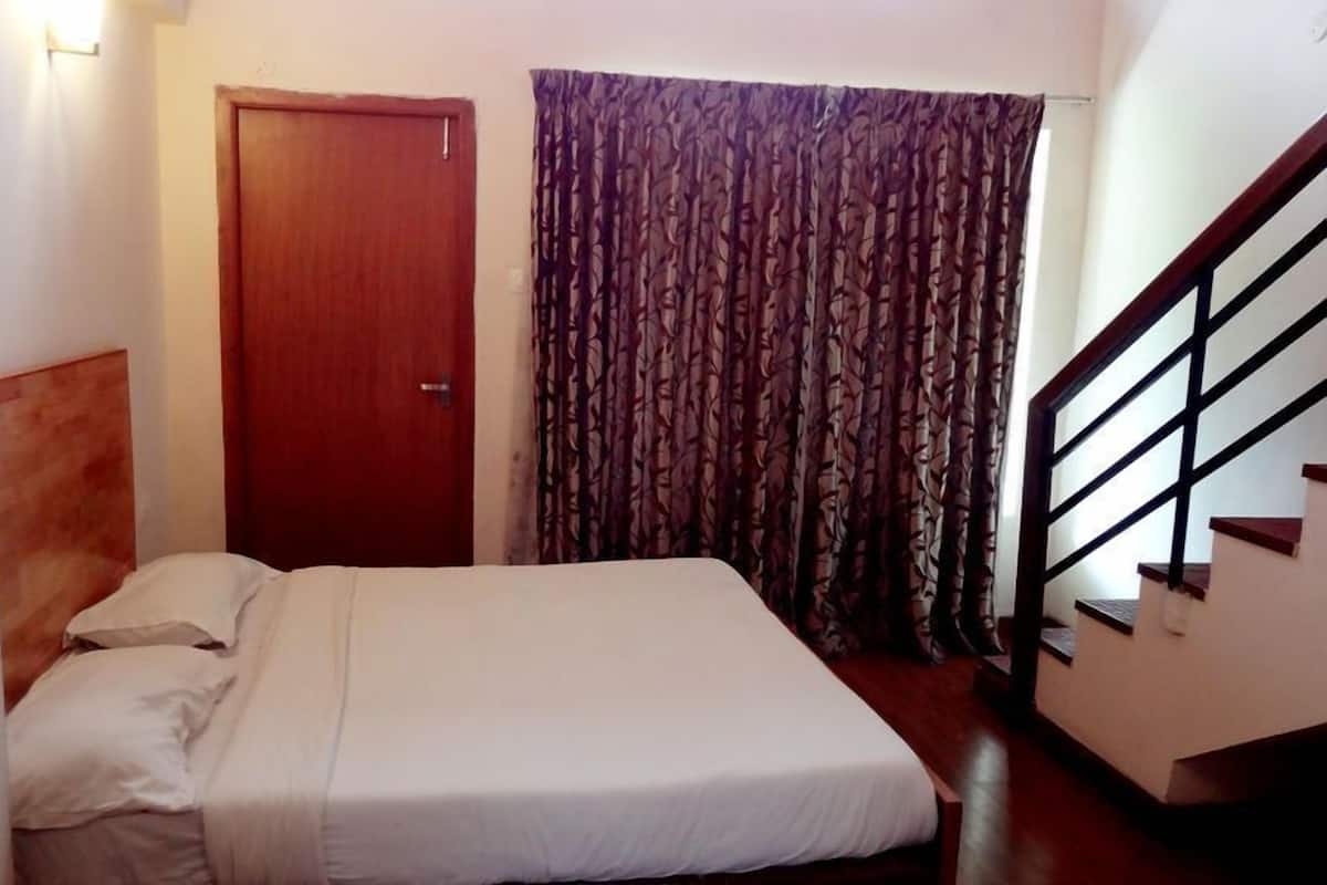 Select Comfort beds, rollaway beds, free WiFi