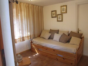 Interior - Camelia 2+2 - One Bedroom Apartment, Sleeps 4 (Marina di Castagneto Carducci)