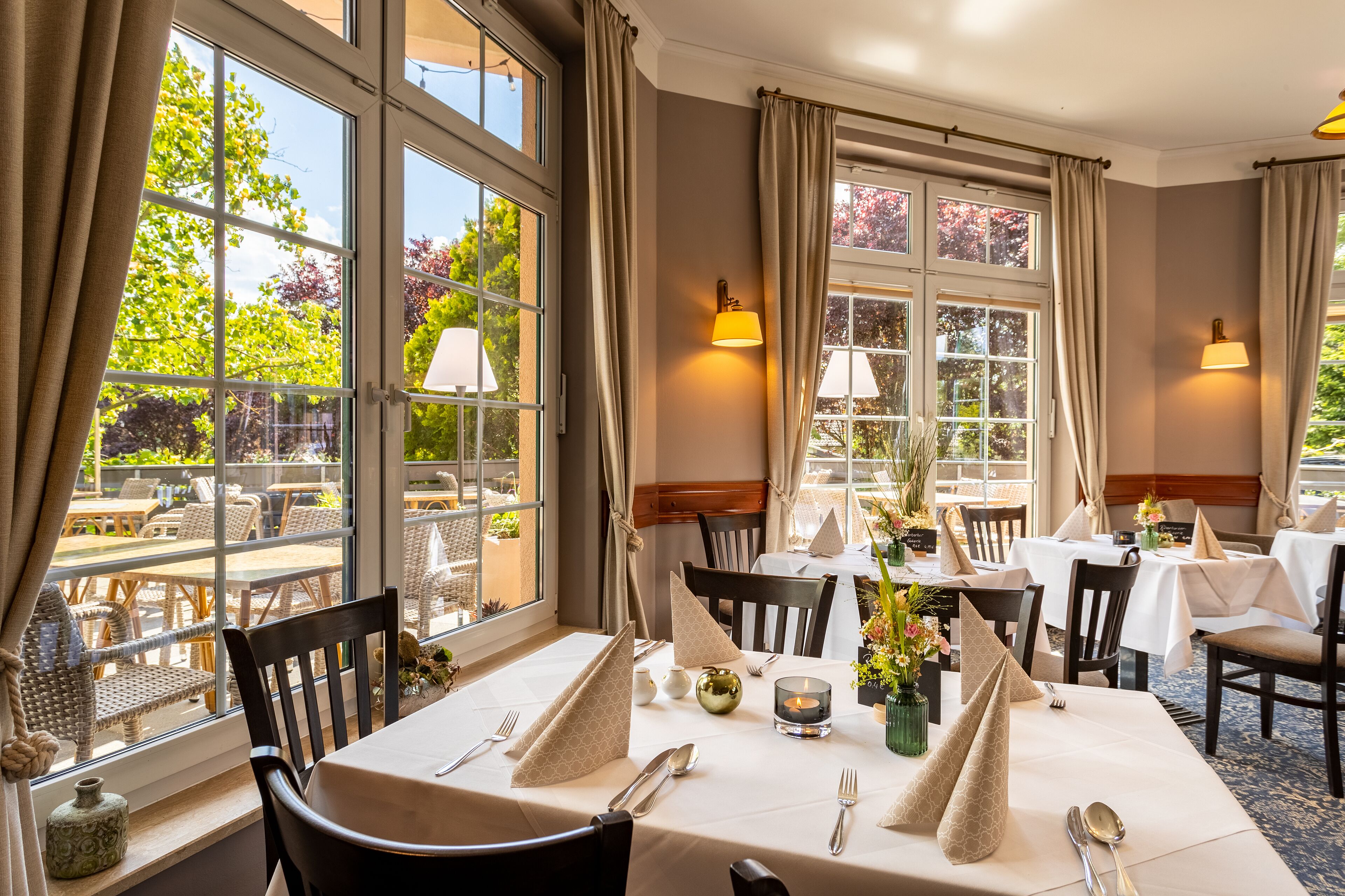 lunch and dinner served, regional cuisine