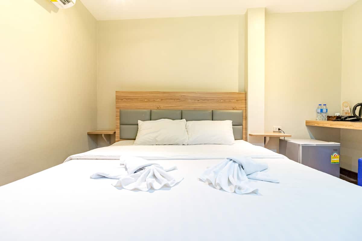 Double Room with no Window Located on higher floor (4th floor) | 1 habitación, wifi gratis y ropa de cama