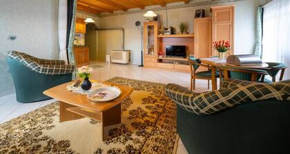 Pine Wood Apartment 8