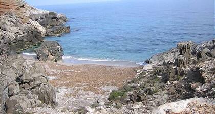 Trilocale - Two Bedroom Apartment, Sleeps 5