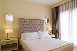 Minibar, desk, soundproofing, rollaway beds