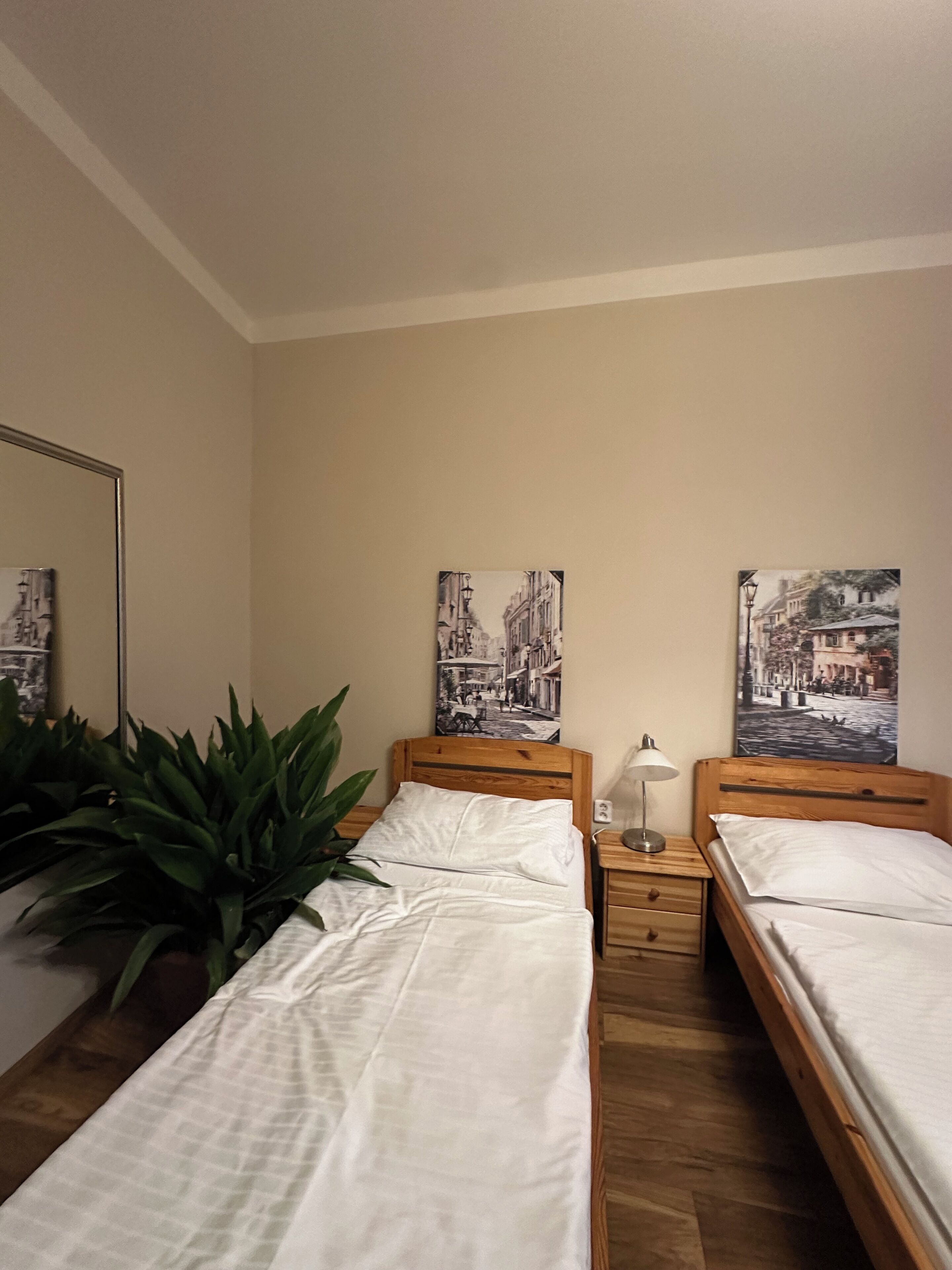 Apartment (4 Osoby) | Minibar, iron/ironing board, cribs/infant beds, free WiFi