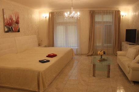 Apartment (President Apartment with Wellness) | 1 bedroom, minibar, laptop workspace, blackout drapes