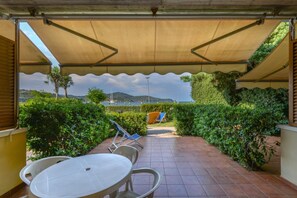 屋外ダイニングエリア