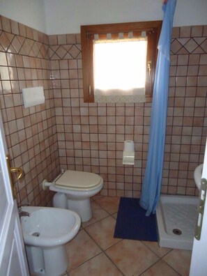 Apartment, 2 Bedrooms | Bathroom | Shower - Lucca Apartment (San Teodoro)