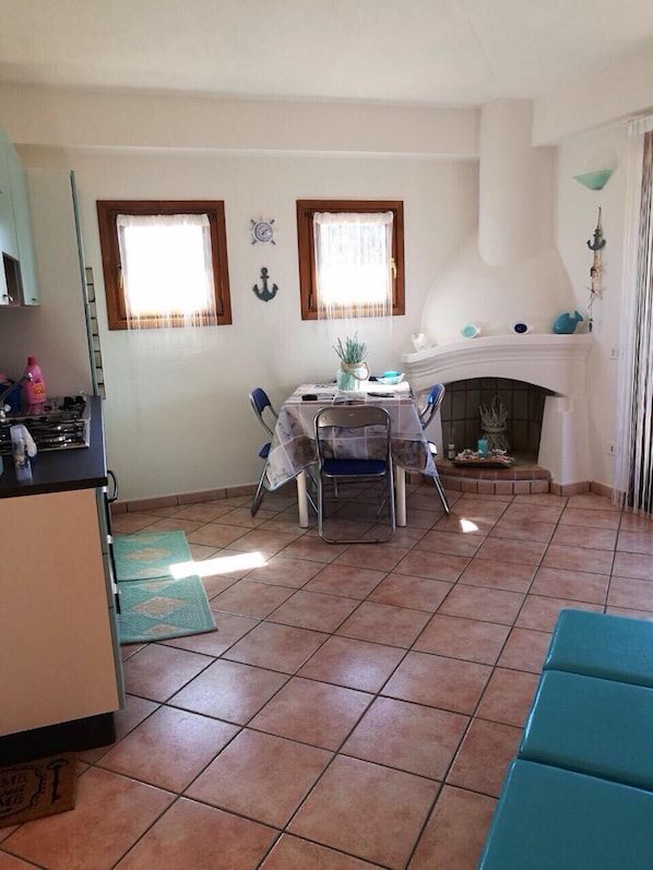 Apartment, 2 Bedrooms | In-room dining