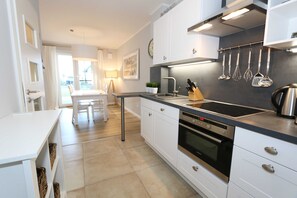 Kühlschrank, Mikrowelle, Geschirrspüler