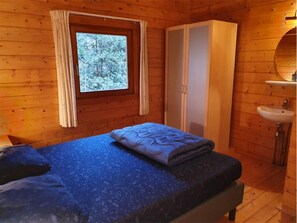 3 bedrooms, free Internet