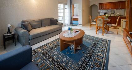 Pine Wood Apartment 6