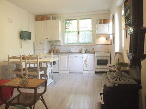 Fridge, oven, dishwasher, coffee/tea maker - Peonia 6 pax - Two Bedroom Apartment, Sleeps 6 (Val Canina)