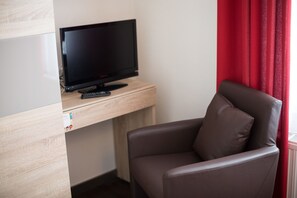 Schreibtisch, Bügeleisen/Bügelbrett, Babybetten, kostenloses WLAN