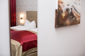 Desk, iron/ironing board, cribs/infant beds, free WiFi - Hotel Südlohner Hof (Sudlohn)
