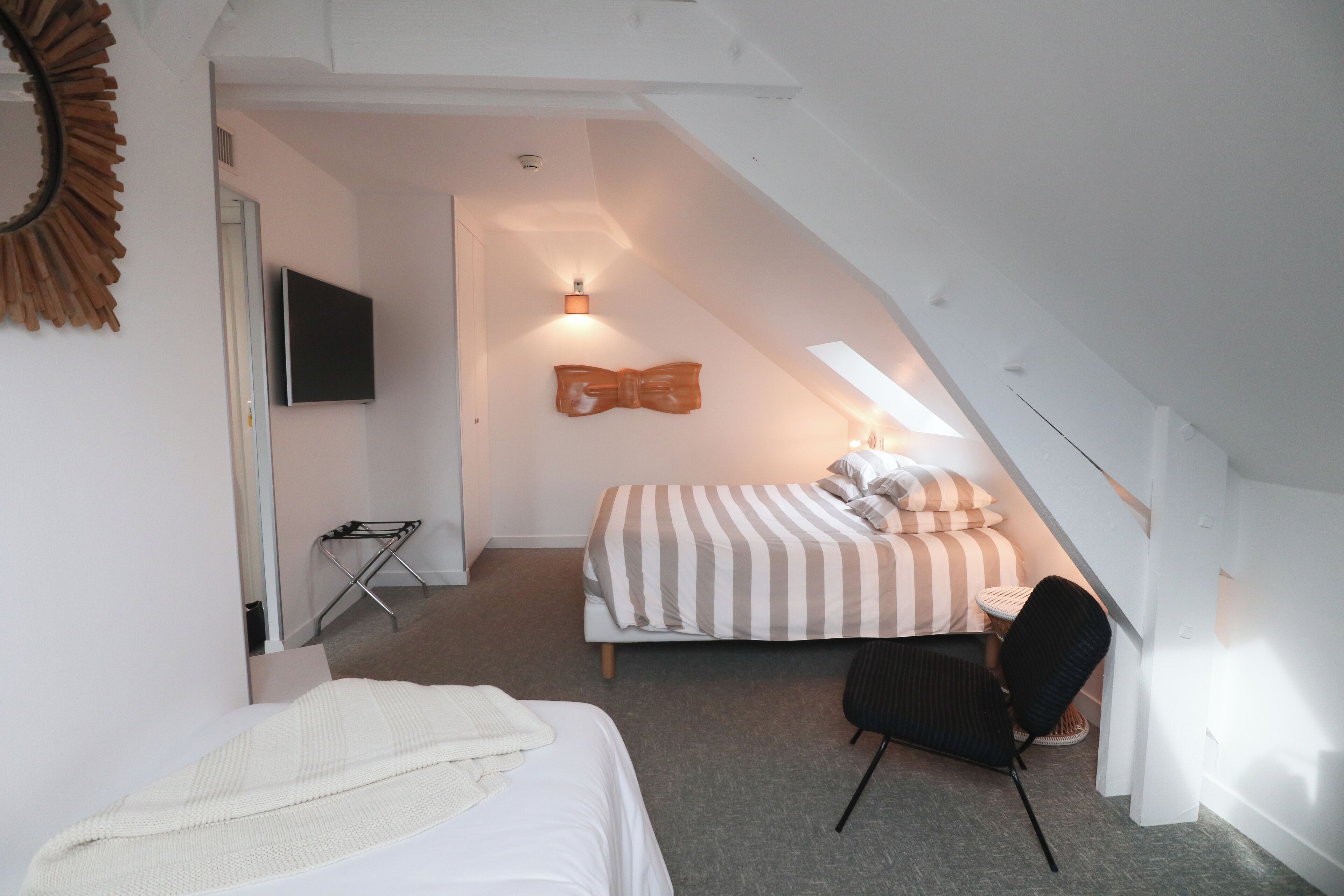 Photo - Hôtel Le Collonges TV connecté wifi Netflix