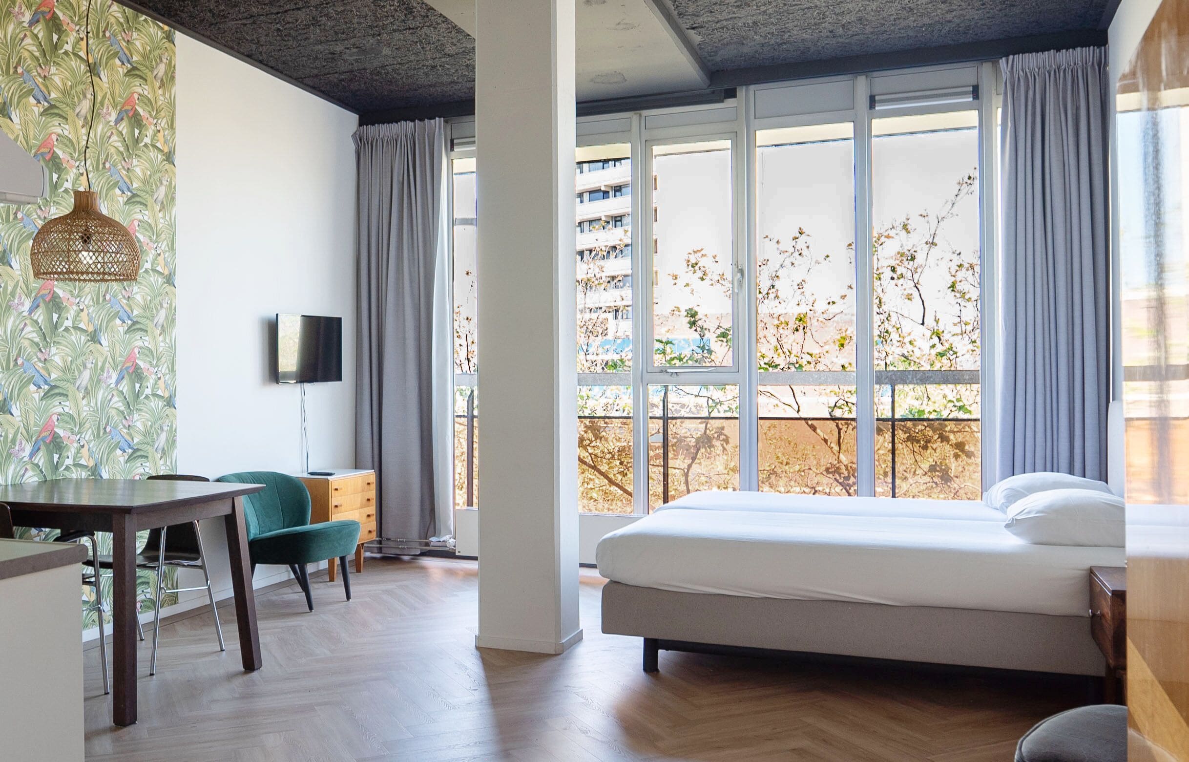 superior double room | premium bedding, in-room safe, desk, laptop workspace