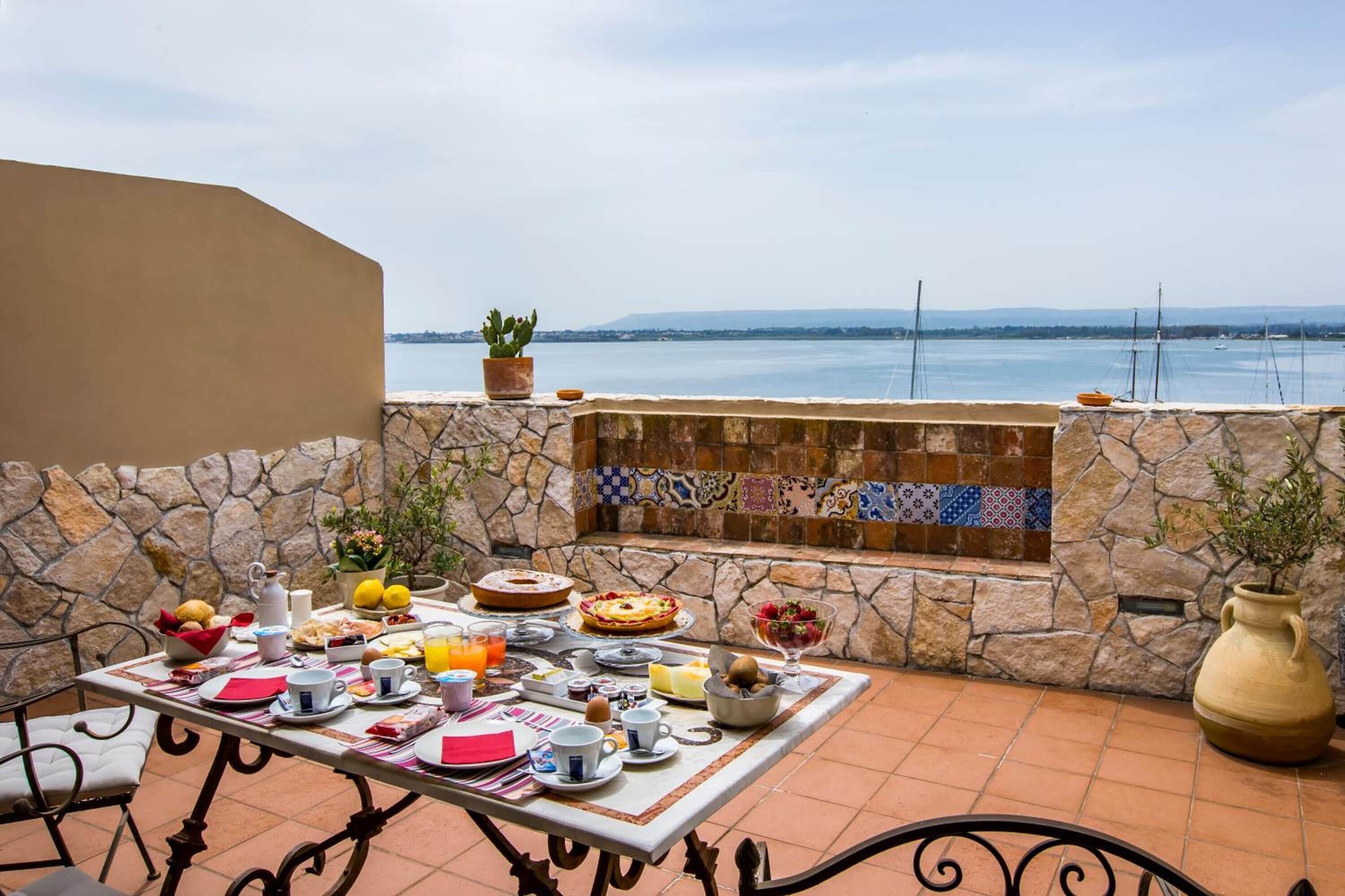 Suite Romantique, terrasse, vue mer | Terrasse/Patio