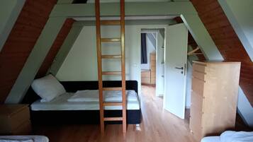 2 bedrooms, free Internet