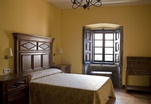 Caja de seguridad en la habitación y cunas gratuitas 