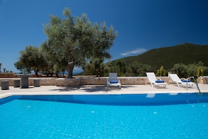 Superior Villa, 3 Bedrooms, Private Pool, Sea View (Evangelia) | Living room