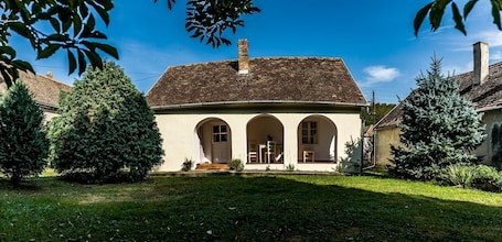 Exterior. Galóca Holiday Home - Two Bedroom Chalet, Sleeps 4