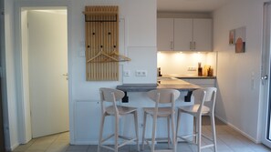 Estúdio conforto | Opções para refeição no quarto